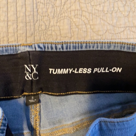 Soft gorgeous pull on capri. - Picture 2 of 3